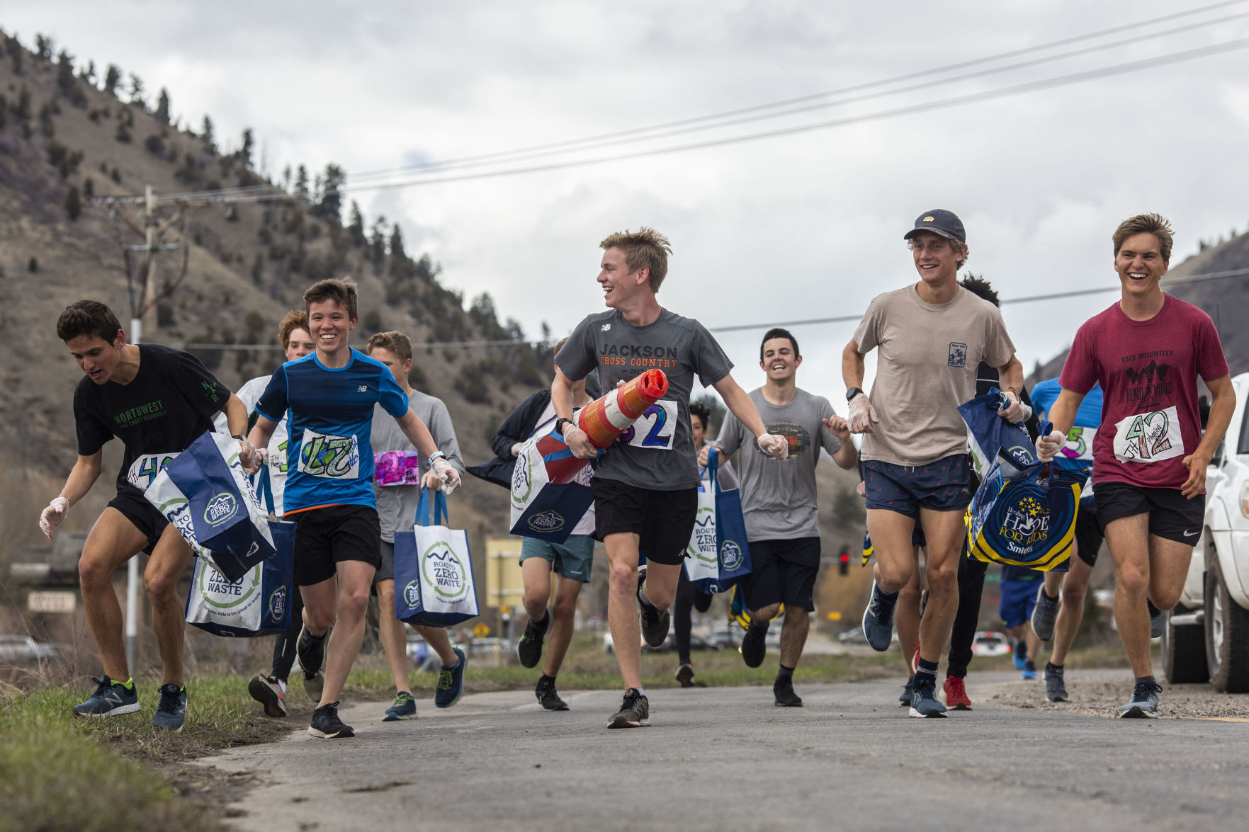 Jackson Hole High School cross country team goes plogging